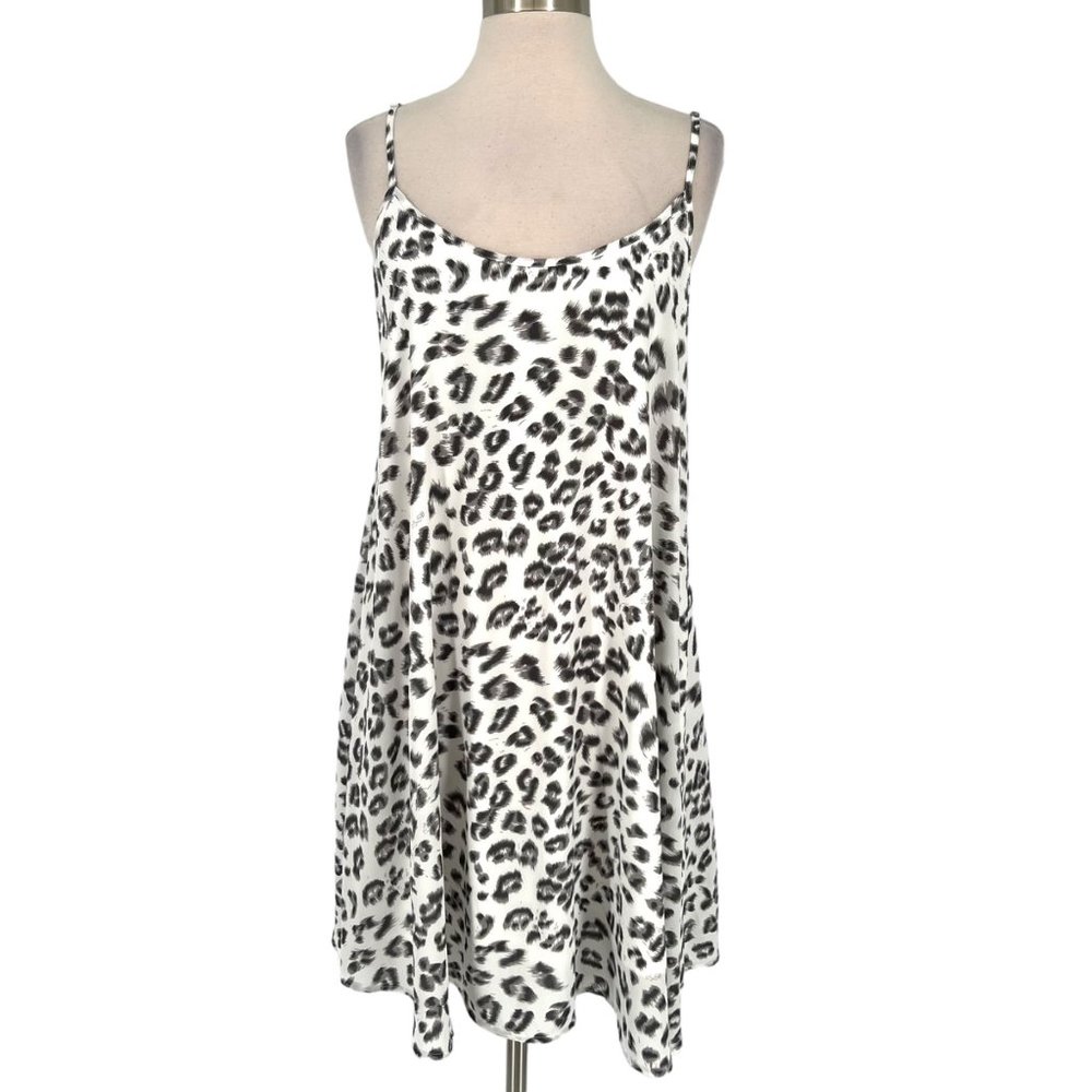 Andree Leopard Print Swing Dress White Gray Size Large NWT